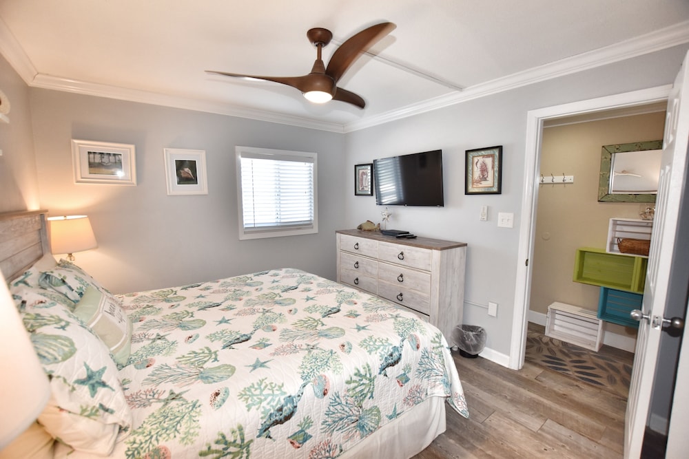 0309 Waters Edge Resort 1 Bedroom Condo by RedAwning - photo 5