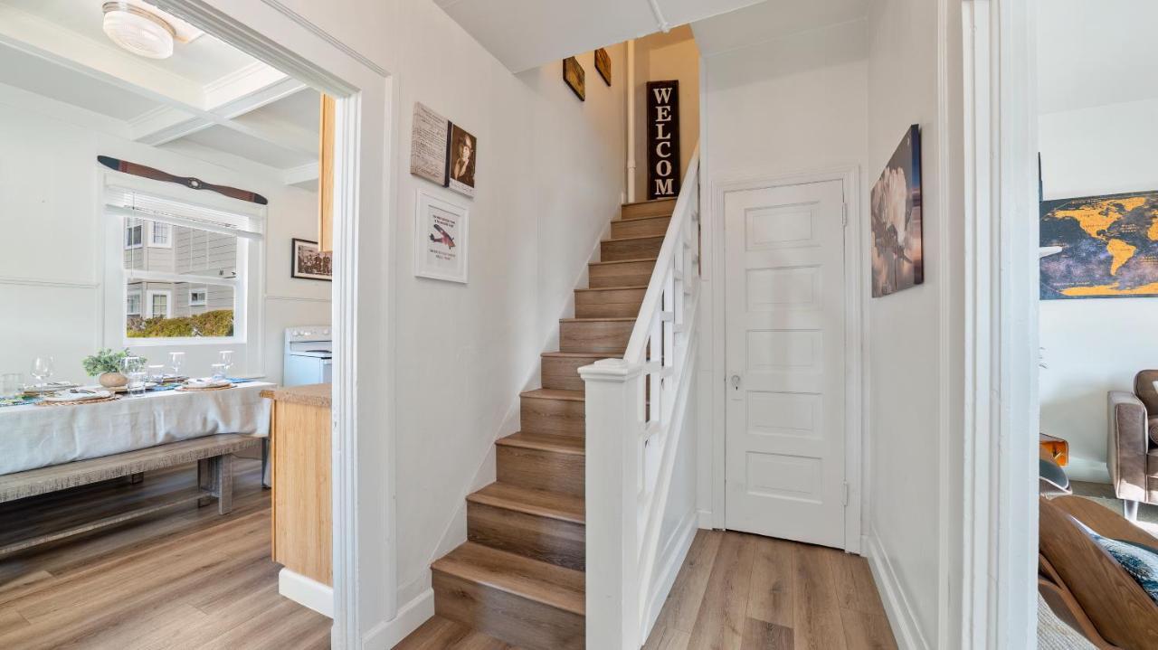 Midtown Flight Deck: 2BR Gem