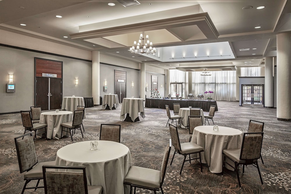 Hilton Sacramento Arden West - photo 34
