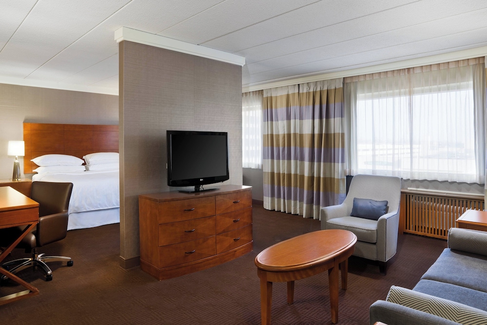 Sheraton Niagara Falls - photo 19