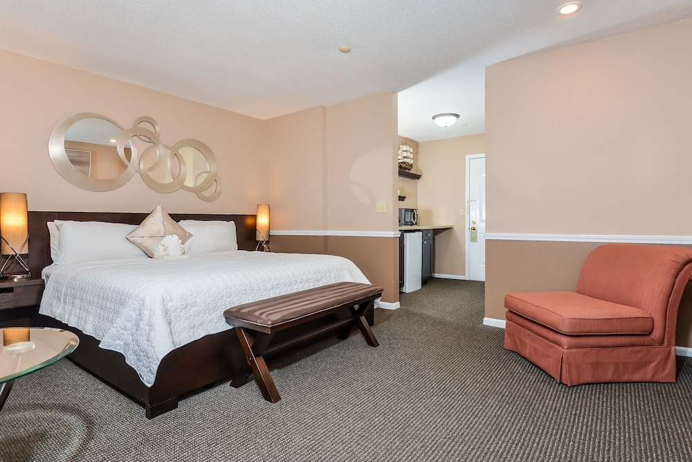 Old Harbor Inn - photo 10