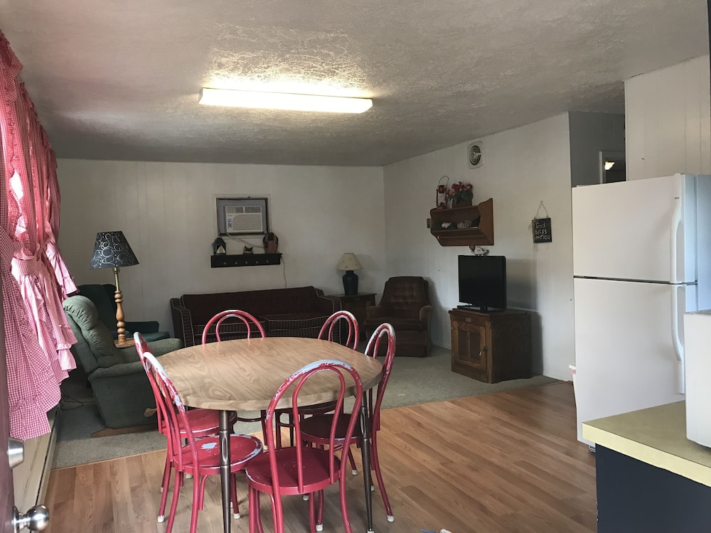 Calm Waters Cabin Resort - photo 40
