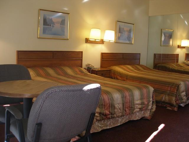 Scottish Inn - photo 7