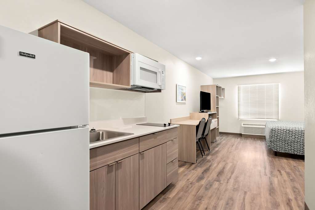Woodspring Suites Savannah West Chatham Parkway - photo 9