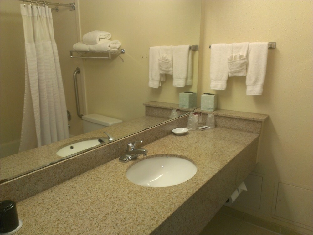 Speco Hotels Richmond - photo 14