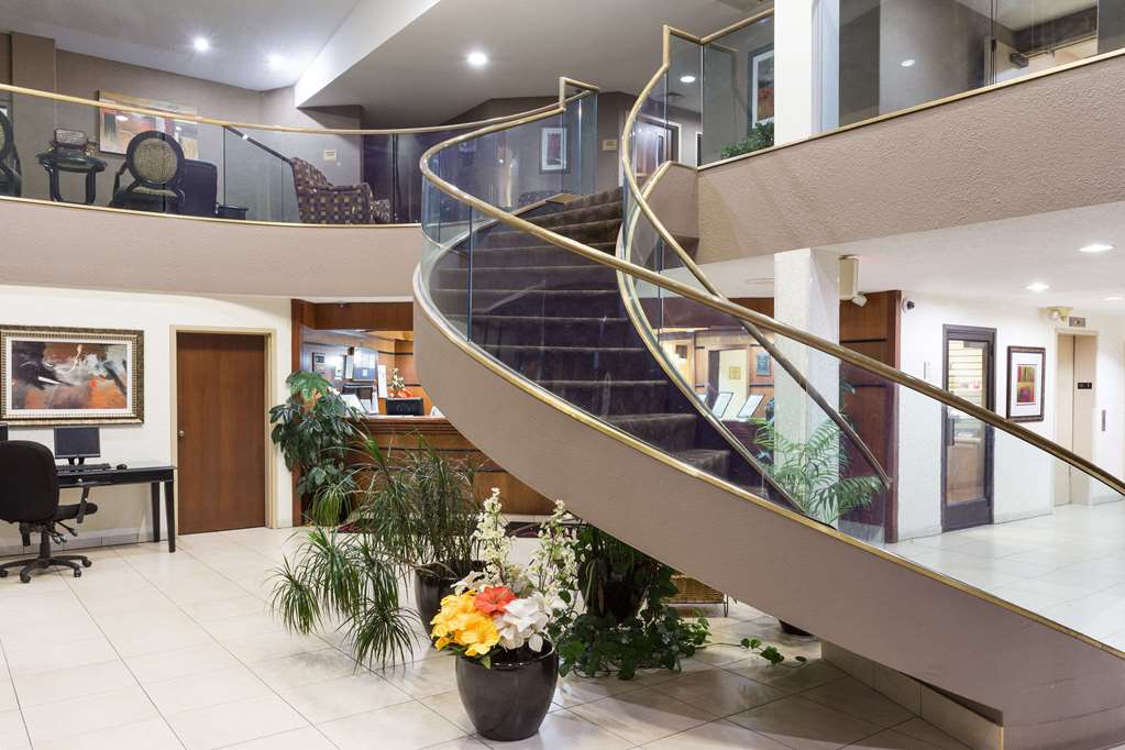 Ramada by Wyndham Bettendorf - photo 2