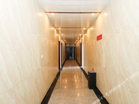 Golden Triangle Express Hotel in Dahuaishu, People's Republic of China