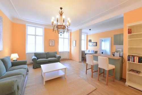Spacious and Comfy With 3 Bedrooms — 4-Star Luxury Hotel in Vienna, Austria