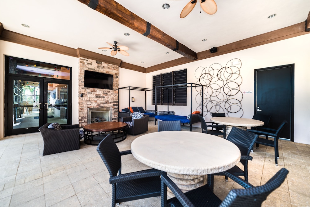 Aco253282 Solterra Resort 4 Bed 3 Baths Townhome - photo 2