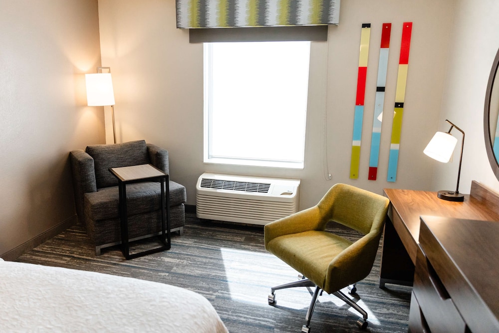 Hampton Inn & Suites Scottsbluff Conference Center - photo 18
