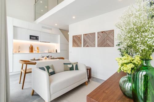 Iconic White Loft Avenida — 4-Star Luxury Hotel in Aveiro, Portugal