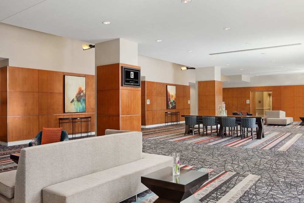 Embassy Suites by Hilton Chicago Downtown Magnificent Mile - photo 45