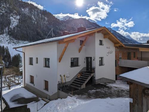 Apartment Fatlar — 4-Star Luxury Hotel in Kappl, Austria