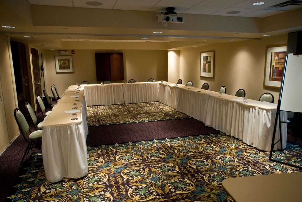 Staybridge Suites Williamsville Buffalo by IHG - photo 14