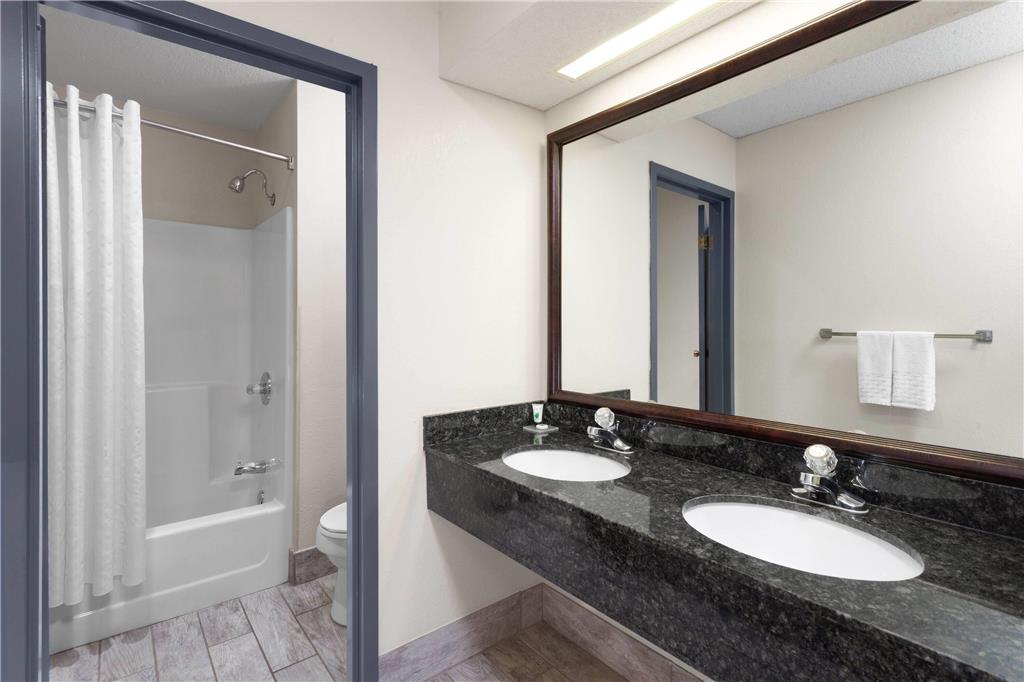 Baymont by Wyndham Chester IL - photo 25