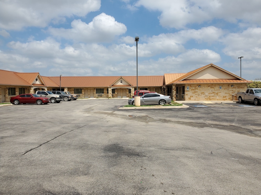 Eagle Ford Inn - photo 37