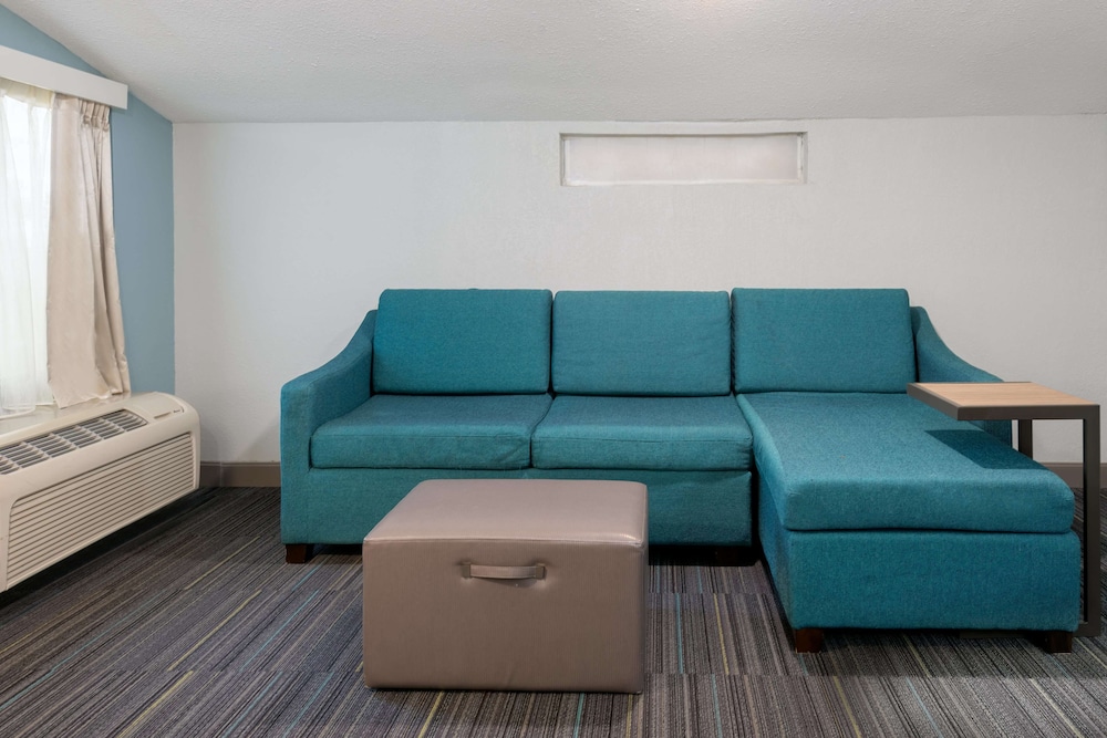 Hampton Inn Orlando Near Universal Blv International Dr - photo 18