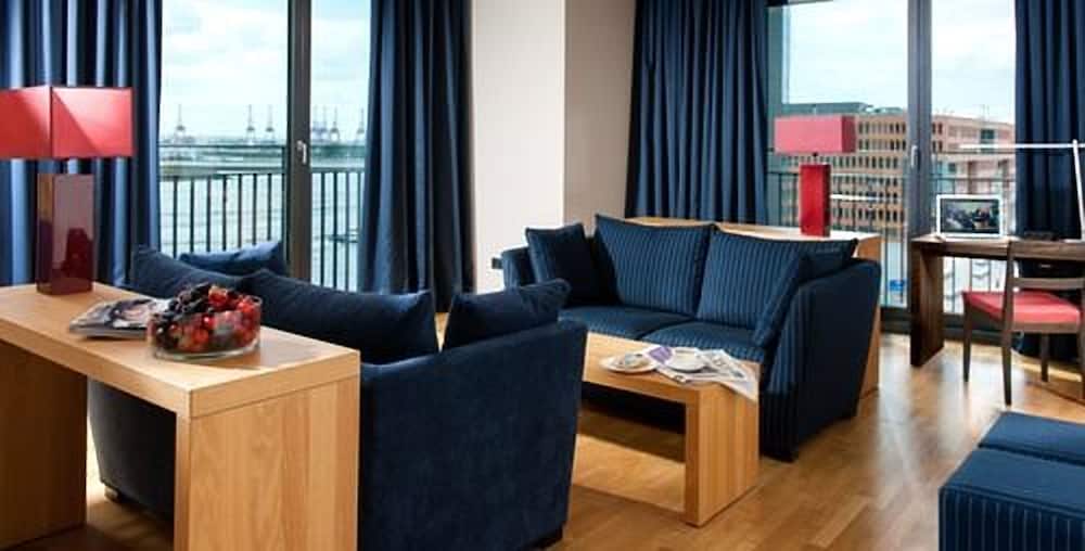 Clipper Boardinghouse Hamburg Holzhafen — 4-Star Luxury Hotel in Hamburg, Germany