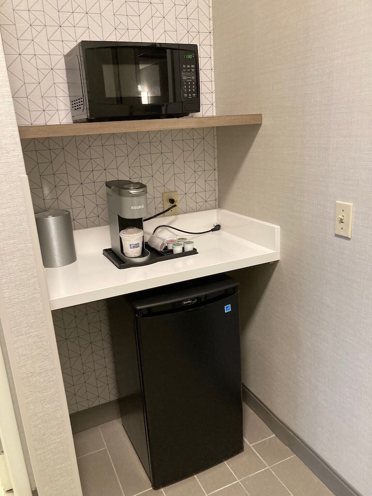 Holiday Inn Express Akron NW Fairlawn - photo 42