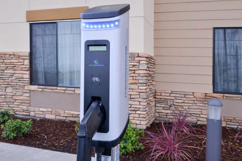 Best Western Plus Coalinga Inn - photo 13