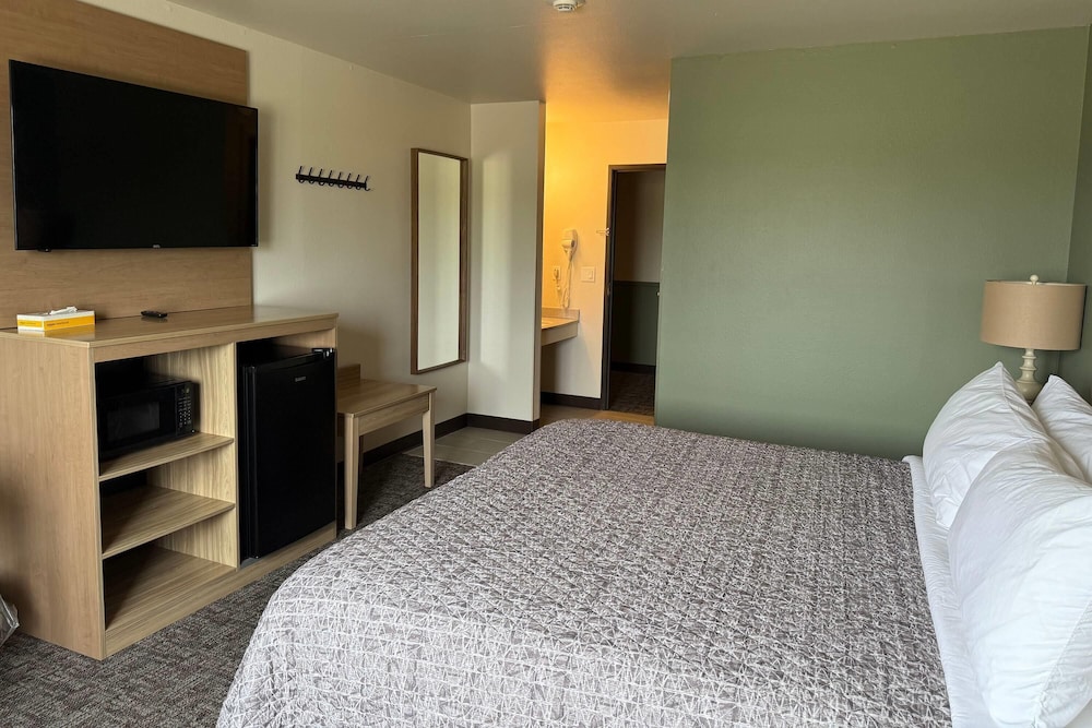 Travelodge by Wyndham Atlanta Illinois - photo 17