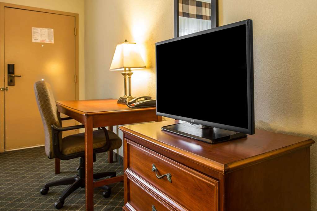 Clarion Inn & Suites Aiken South - photo 12