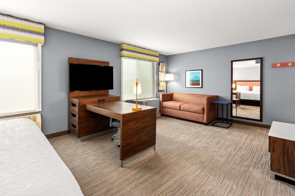 Hampton Inn & Suites Fairbanks - photo 6