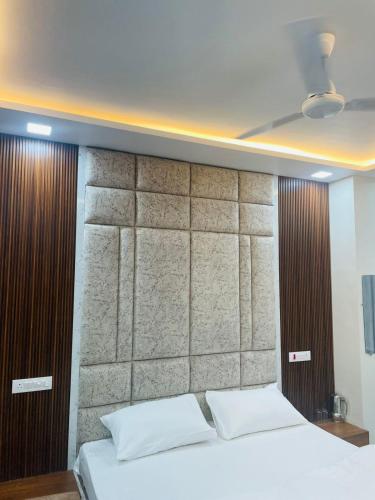 Hotel Shri Goverdhan in Bahraigh, India