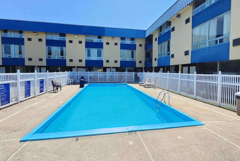 Days Inn by Wyndham Fort Wright Cincinnati Area - photo 39