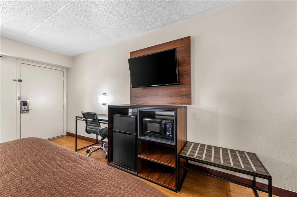Econo Lodge Charlotte Airport - photo 26