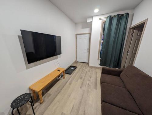 NEW Casino Close Comfort walk to the falls in Niagara Falls, United States