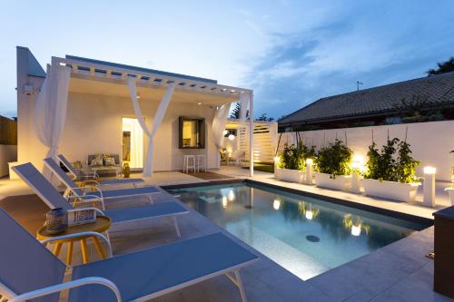 Isulatravel Villa Vitarmi — 4-Star Luxury Hotel in Ispica, Italy