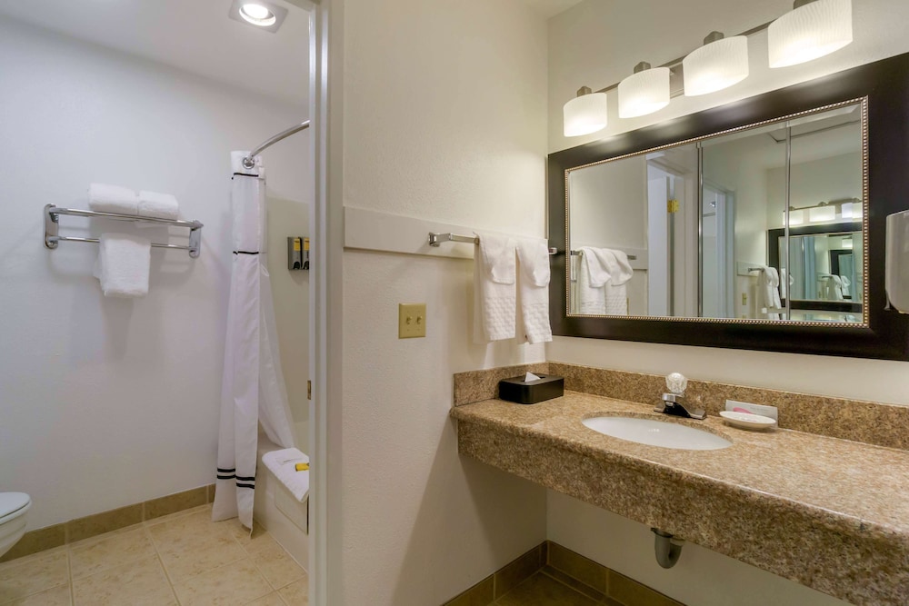 Wingate by Wyndham Mount Vernon - photo 20