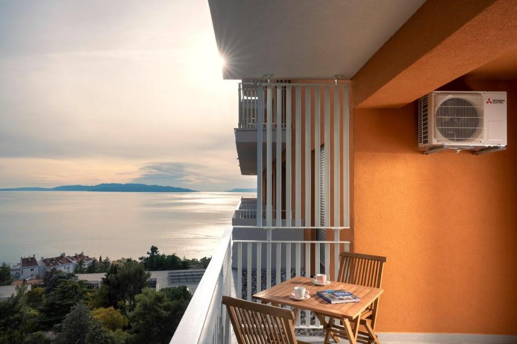 Mannequin: Sea view private parking in the garage — 4-Star Luxury Hotel in Rijeka, Croatia