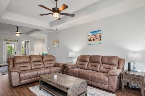 Pawsitively Paradise by Oak Island Accommodations - photo 30