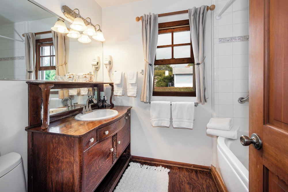 Bath Street Inn - photo 42