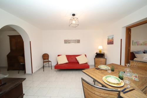 Colonna House Casa vacanze tra la Zisa e la Cattedrale — 4-Star Luxury Hotel in Palermo, Italy