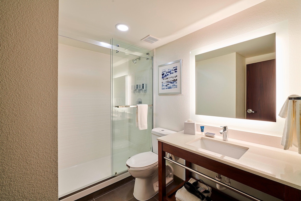 Four Points by Sheraton Cleveland Eastlake - photo 19