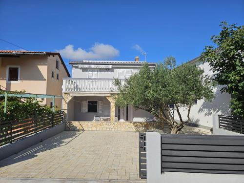 Apartman Julija — 4-Star Luxury Hotel in Pirovac, Croatia