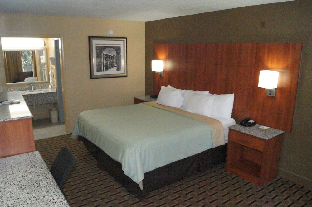 Days Inn by Wyndham Durham Near Duke University - photo 26