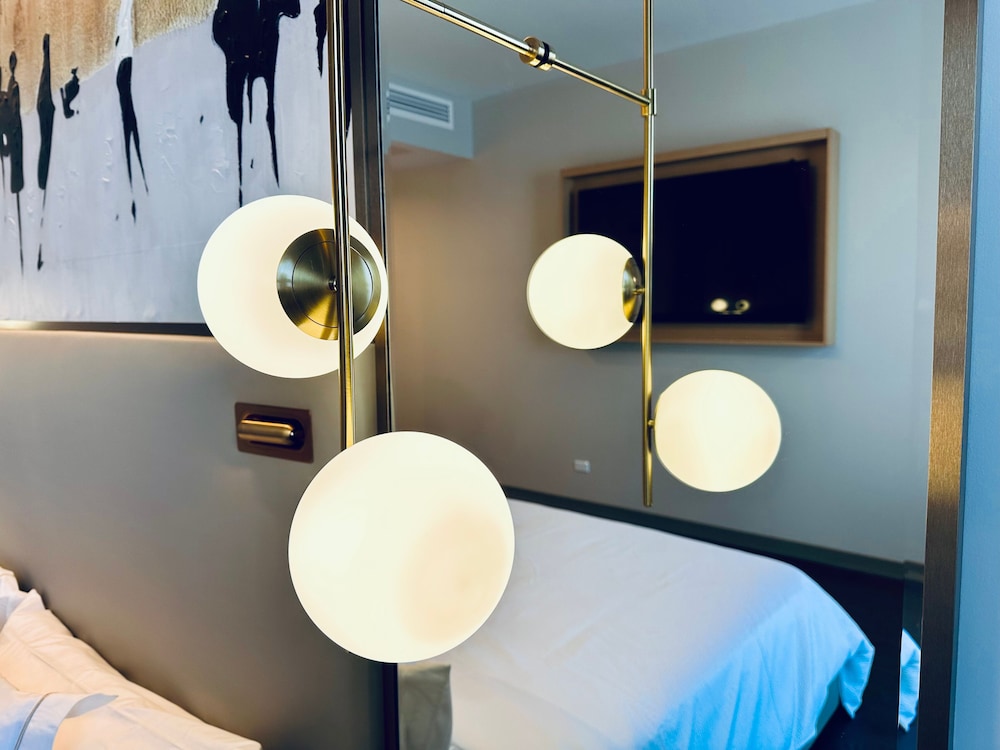 Chez Hotel Arlington Heights - photo 29