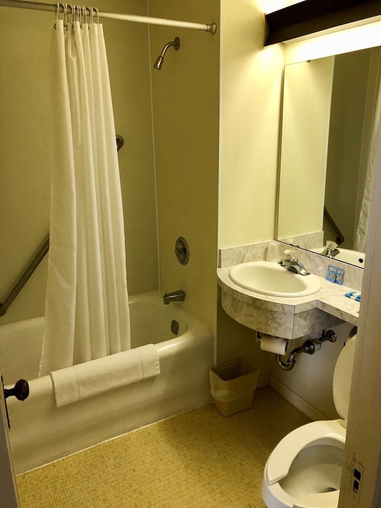 Stearns Hotel - photo 13