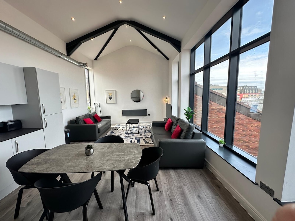 Dale Street Liverpool By Beehosting — 4-Star Luxury Hotel in Liverpool, United Kingdom