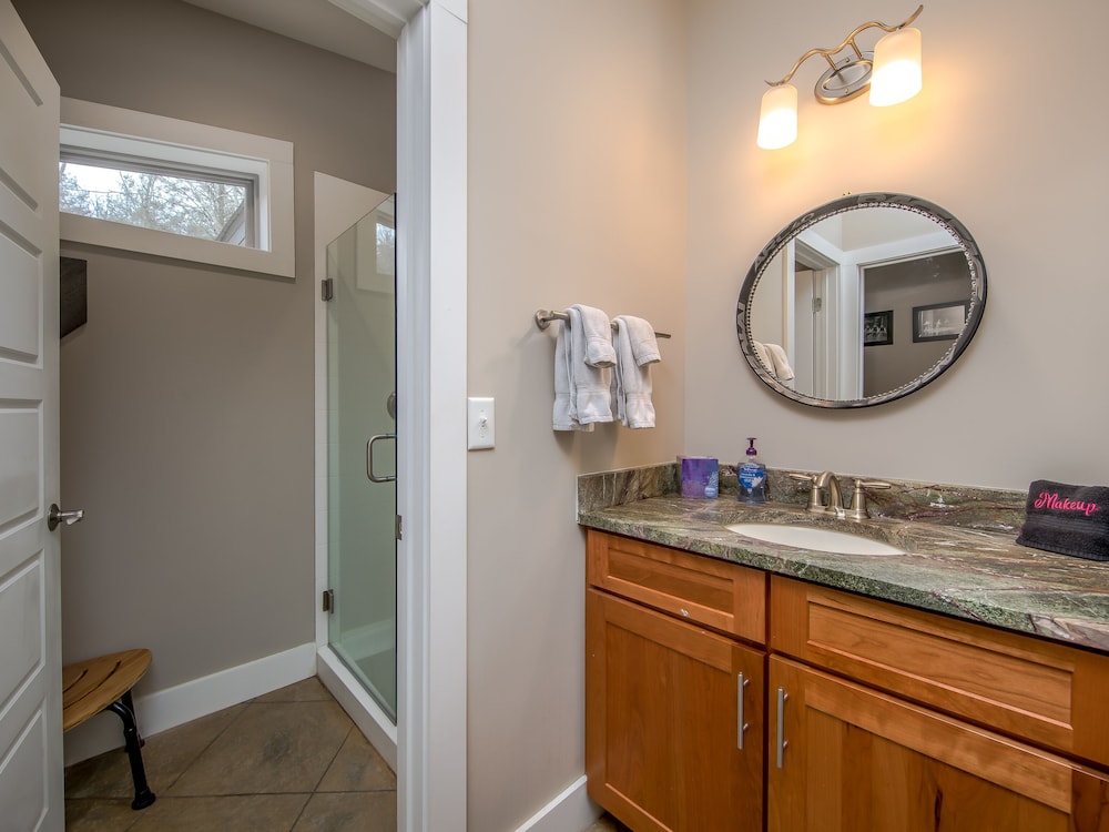 Pilot Cove Forest Lodging - photo 22