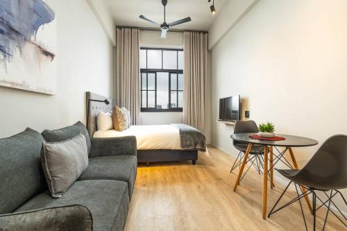 Comfy Studio CoWorking City Views