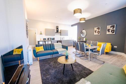 Luxury Spacious 2 Bed & High Ceiling — 4-Star Luxury Hotel in Cardiff, United Kingdom