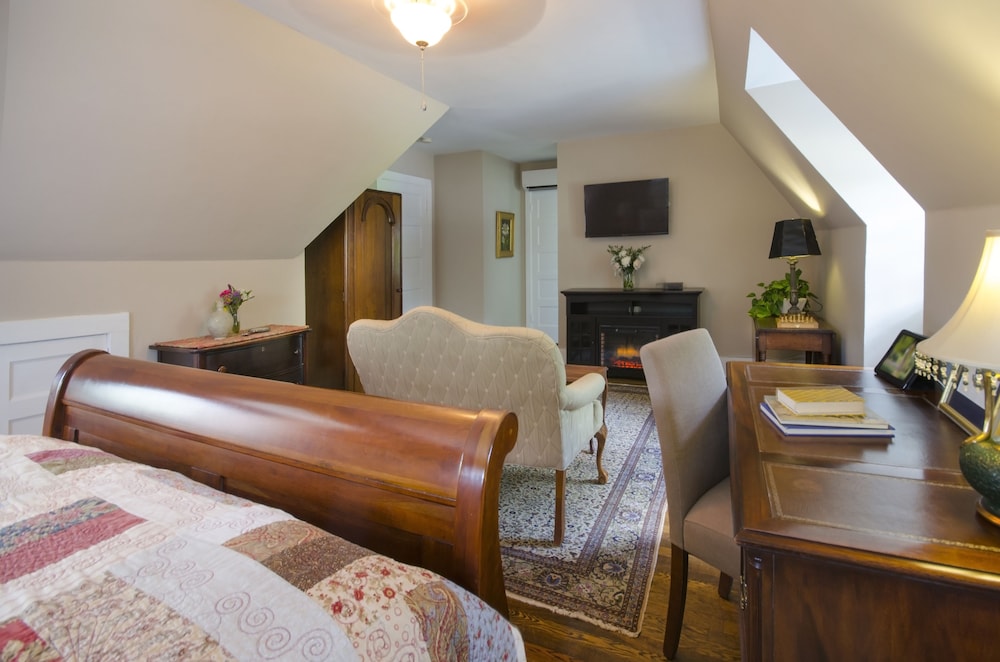 Hillbrook Inn - photo 47