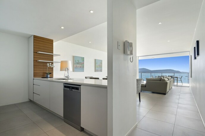 Mirage Ultimate Waterfront Luxury — Cannonvale — photo 5
