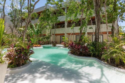 Jungle Gem with Swim Up Pool & Easy Paved Access — 4-Star Luxury Hotel in Tulum, Mexico