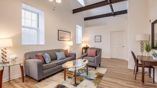 Spacious Private Luxury Apt — 4-Star Luxury Hotel in Lexington, United States
